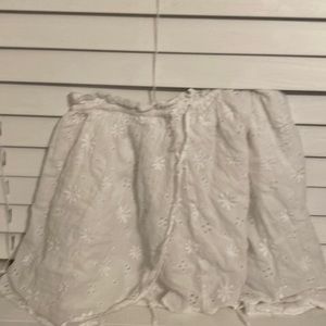 An floral aerie skirt (great quality) nothing less than new !